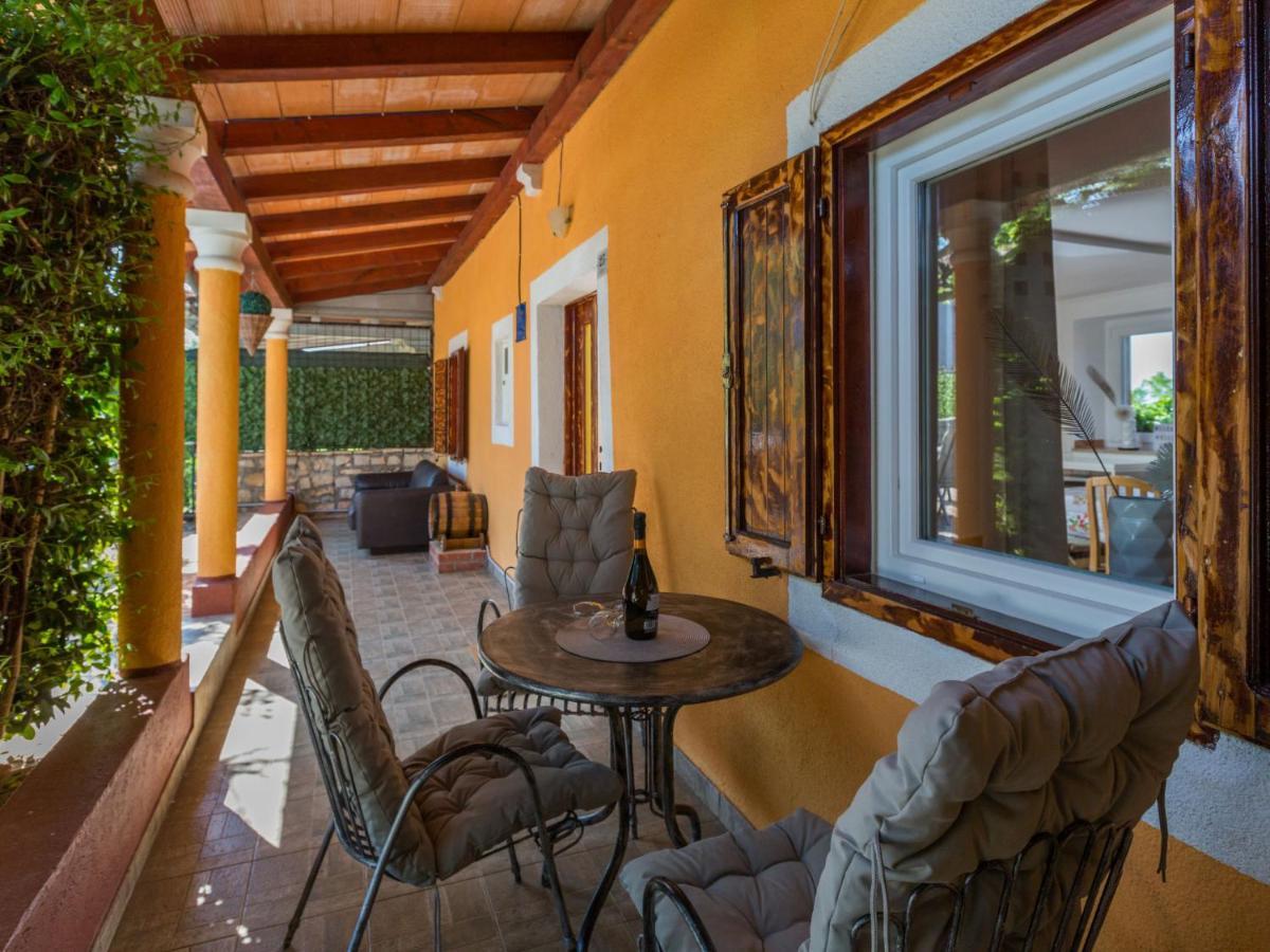 Holiday Home Villa Lucky By Interhome Бртонигла Екстер'єр фото