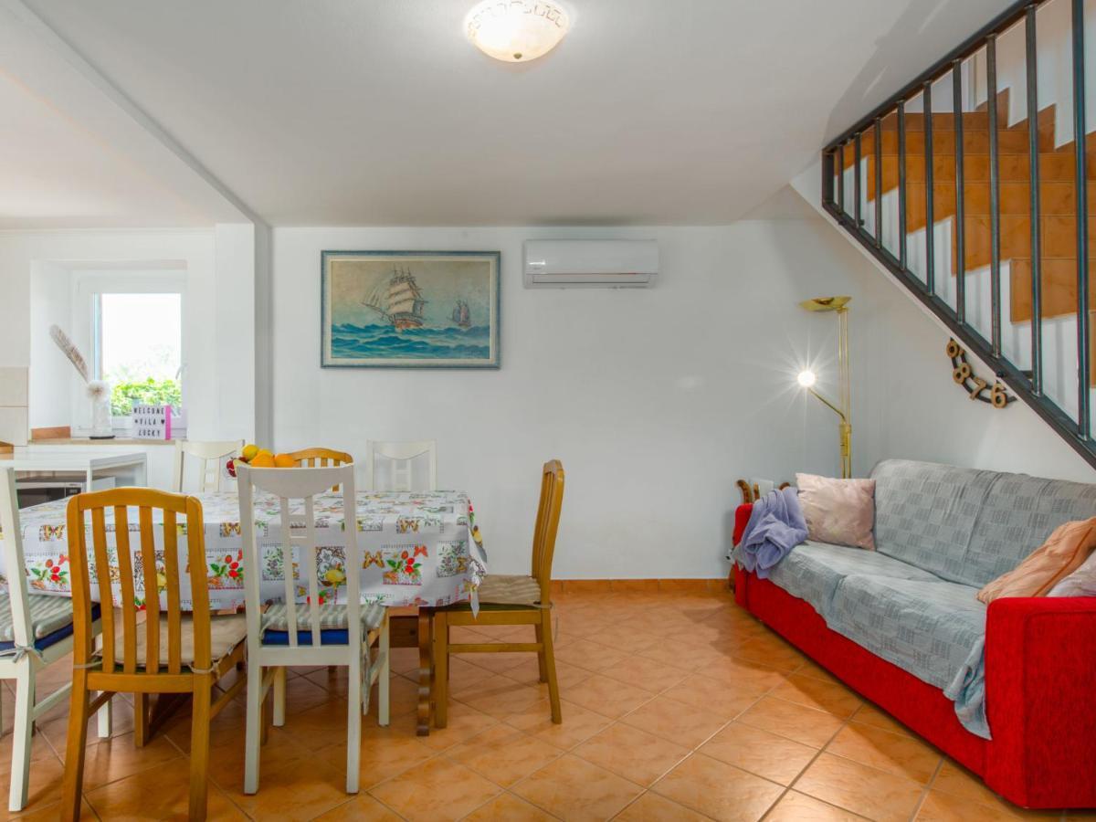Holiday Home Villa Lucky By Interhome Бртонигла Екстер'єр фото