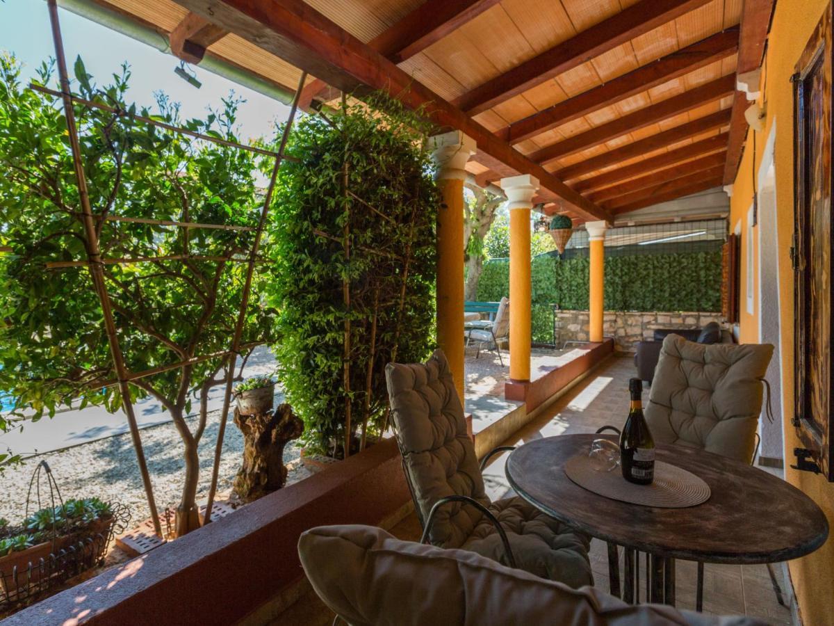 Holiday Home Villa Lucky By Interhome Бртонигла Екстер'єр фото