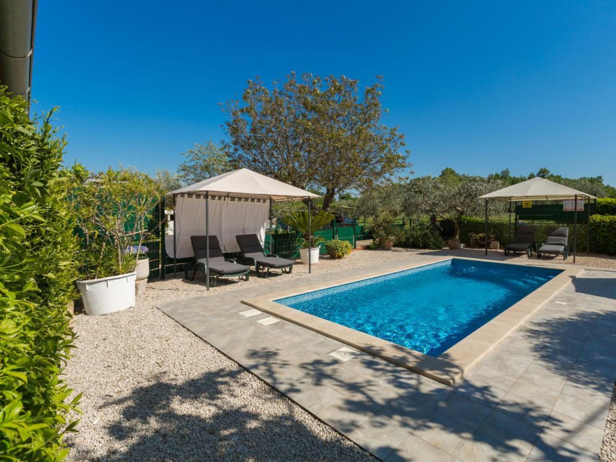 Holiday Home Villa Lucky By Interhome Бртонигла Екстер'єр фото